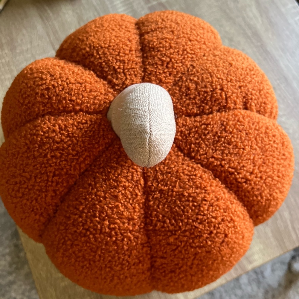 Pumpkin pillow - Picture 2 of 4